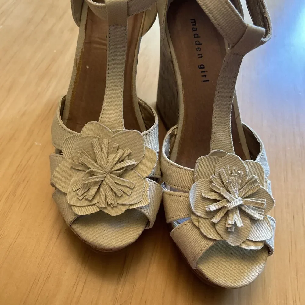 Madden Girl Wedge Heel 4
